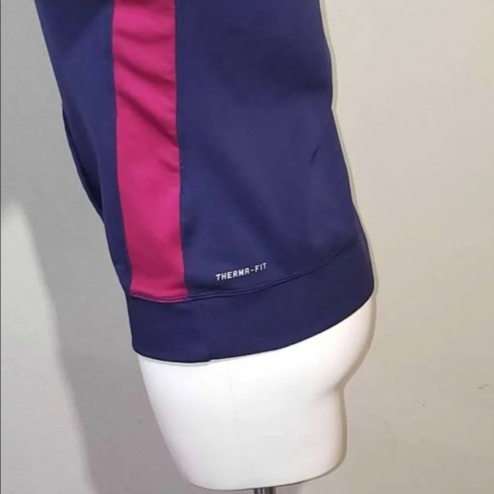 Women's NIKE Therma-Fit Hoodie Sweater